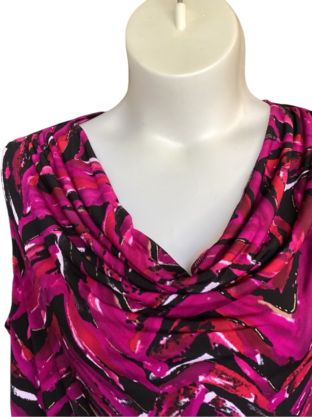 Jones Studio Plus Size 2X Sleeveless Cowl Neck Top in Vibrant Magenta Chevron - Picture 6 of 7